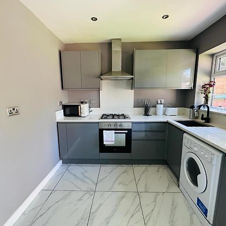 Burmese - 5 Bedroom House Earley Luaran gambar